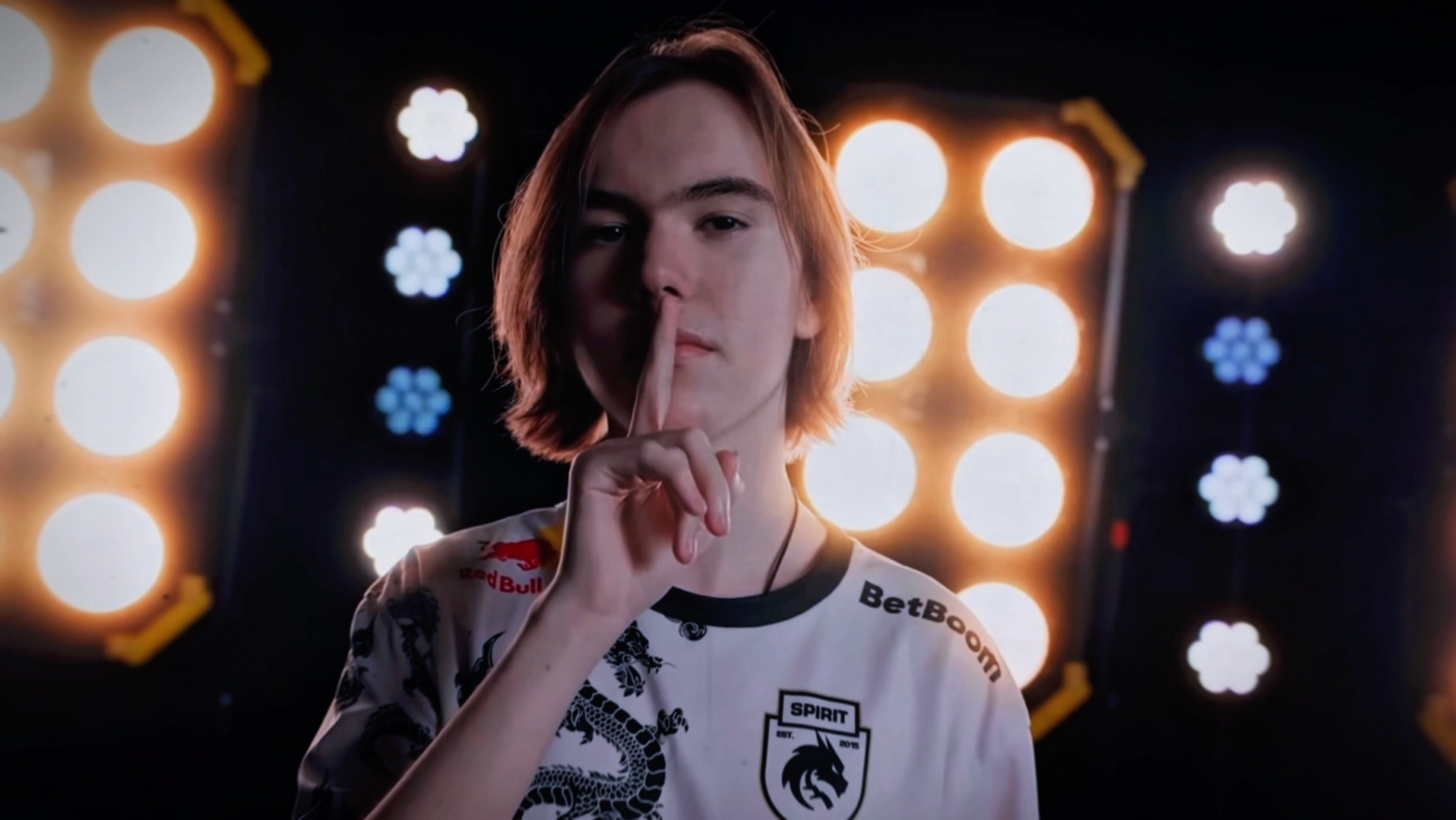 WE官方：与主教练chengz正式解约，恢复自由人身份